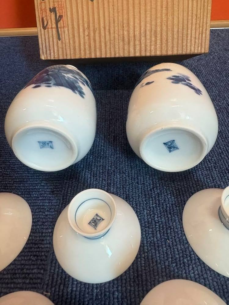 えびいち　赤絵山水人物文　徳利　猪口　一對　時代箱　M　R5942 えびいち様専用 赤絵山水人物文 徳利 猪口 一對 時代箱 M R5942